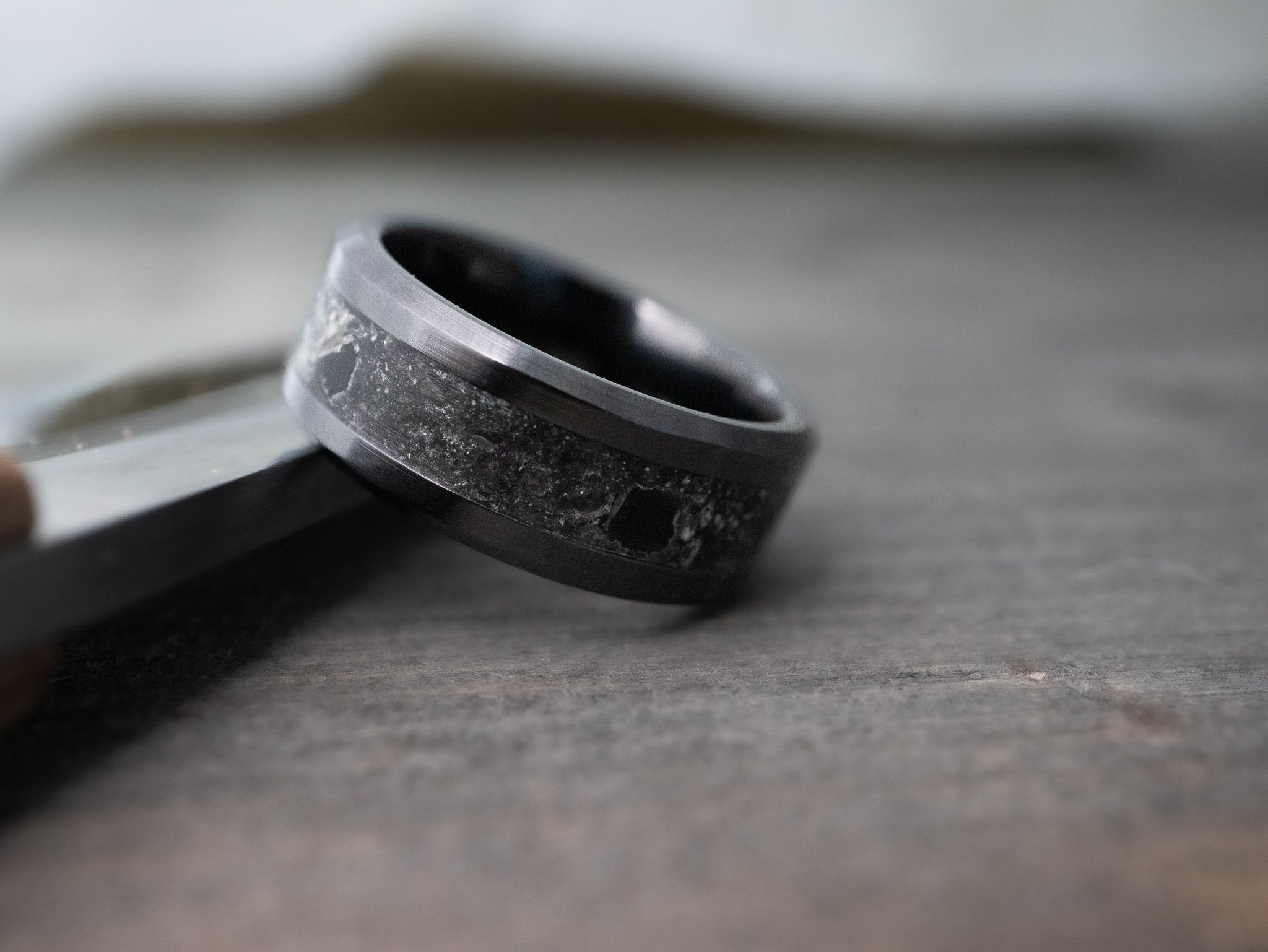 Fashion ebony rings